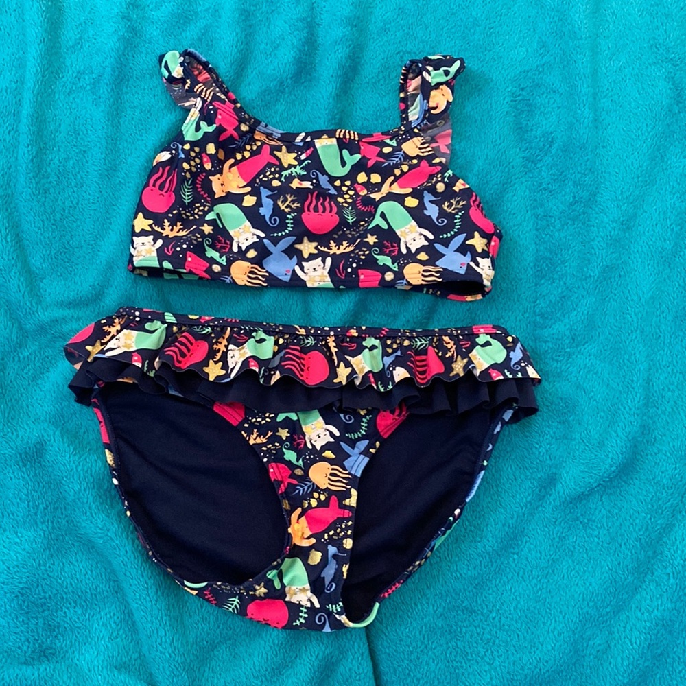 This is a cute swimsuit